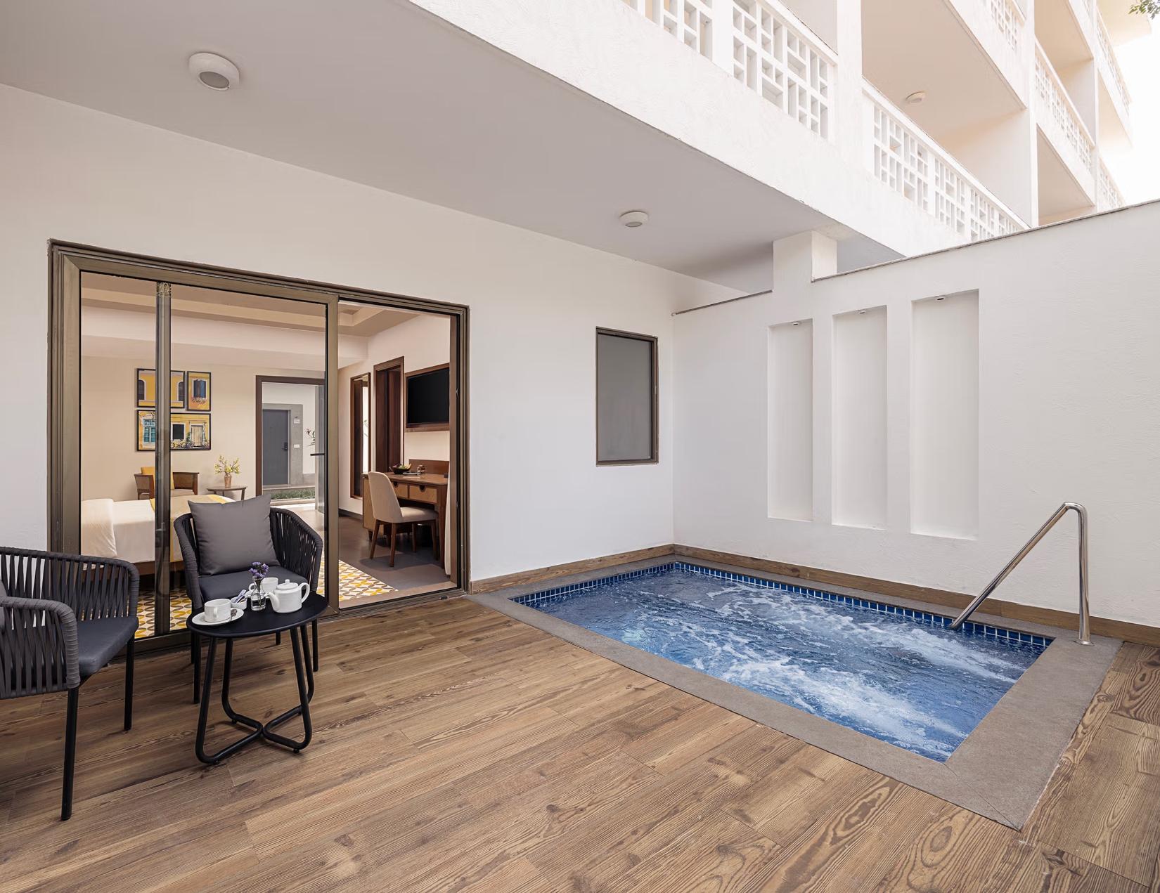 Room With Plunge Pool